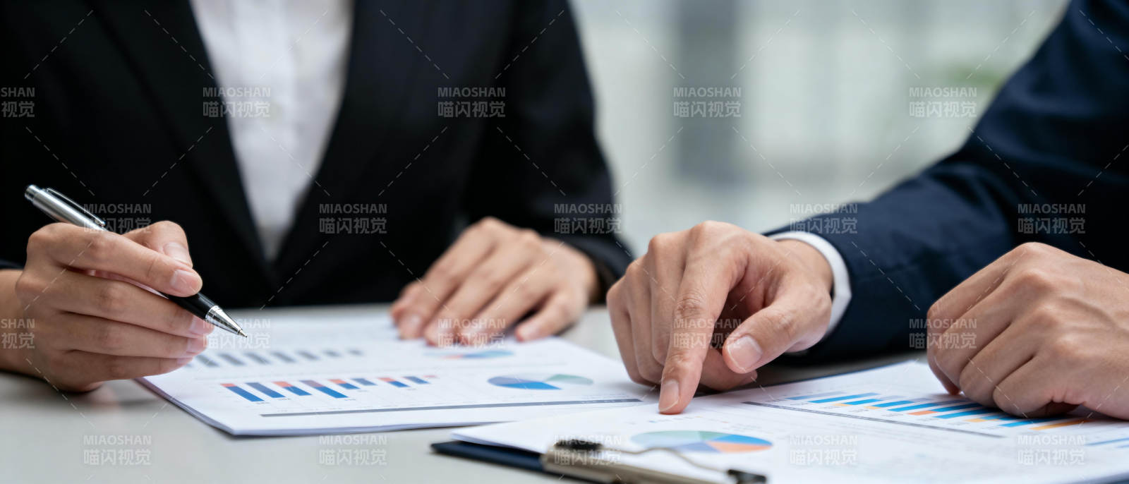 商务洽谈分析图表图片