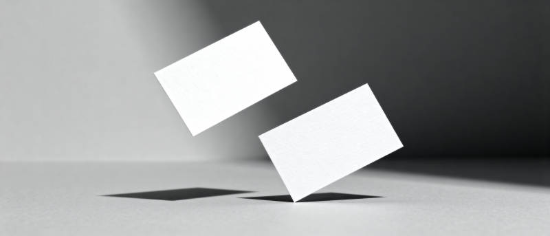 悬浮的白卡图片