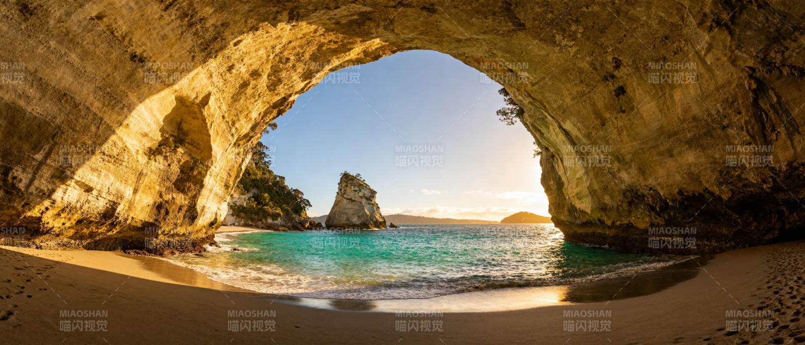 天然拱门海滩美景图片