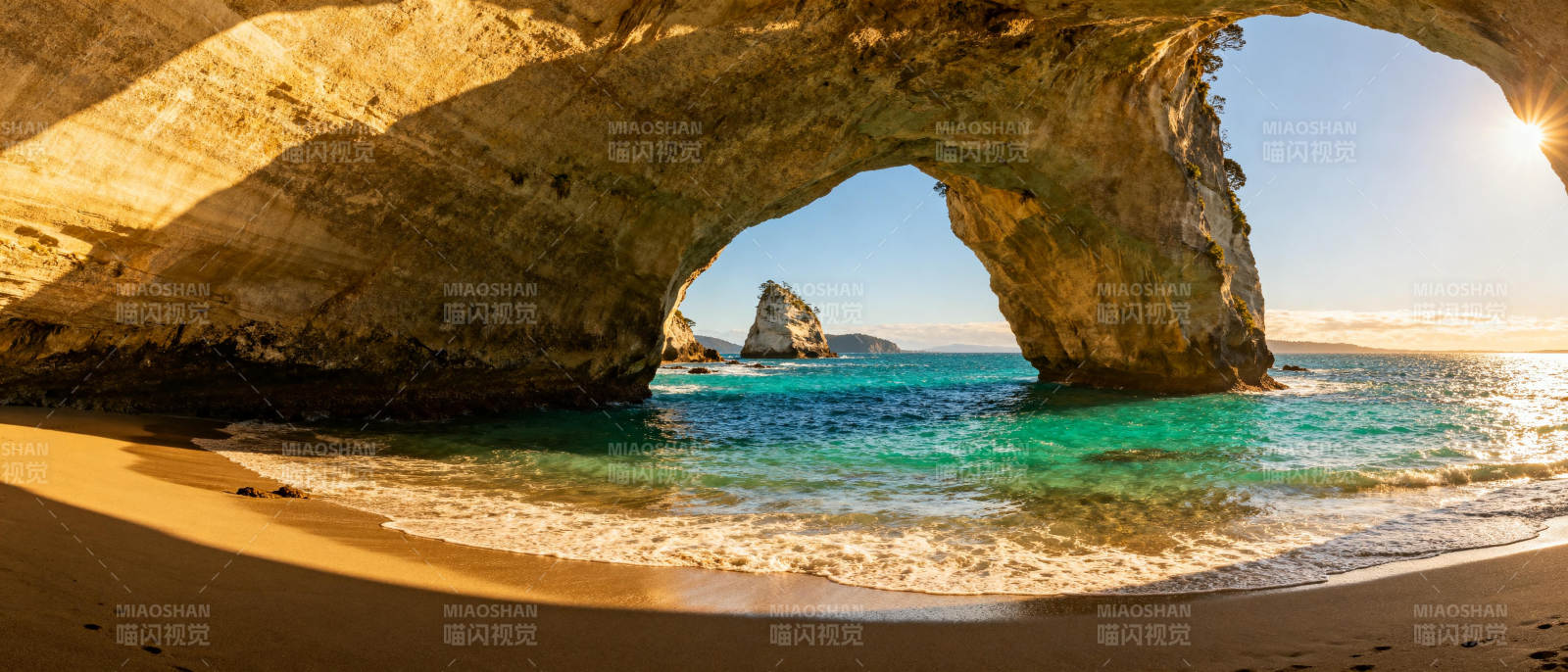 天然拱门海滩美景图片