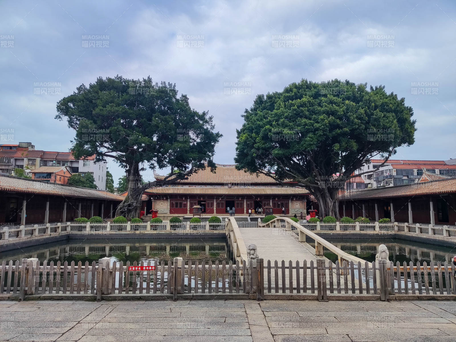 泉州孔庙古建筑庭院风光图片