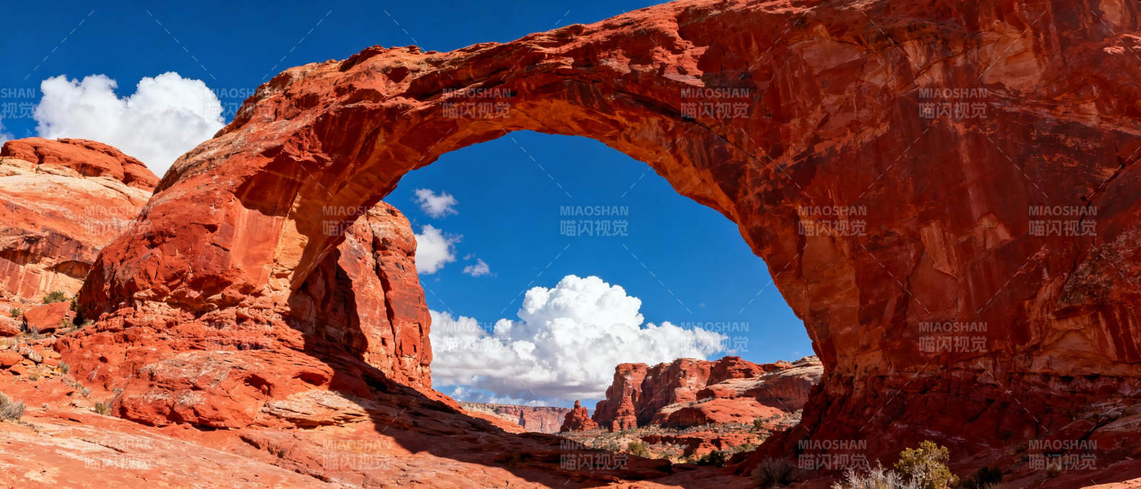 天然拱门奇观图片