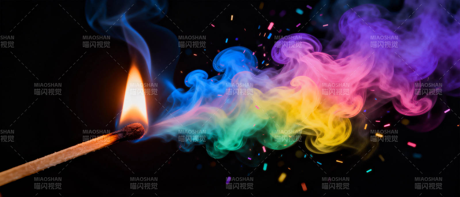 彩色烟雾的火柴图片