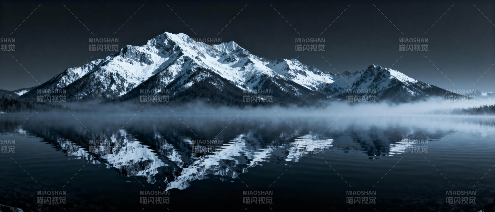 雪山倒影静谧湖图片