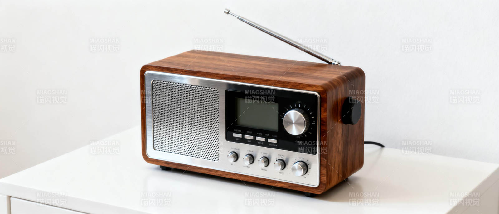 复古木质收音机图片