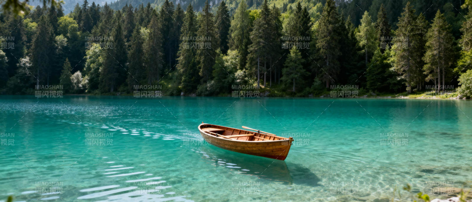 湖光山色 独舟静泊图片