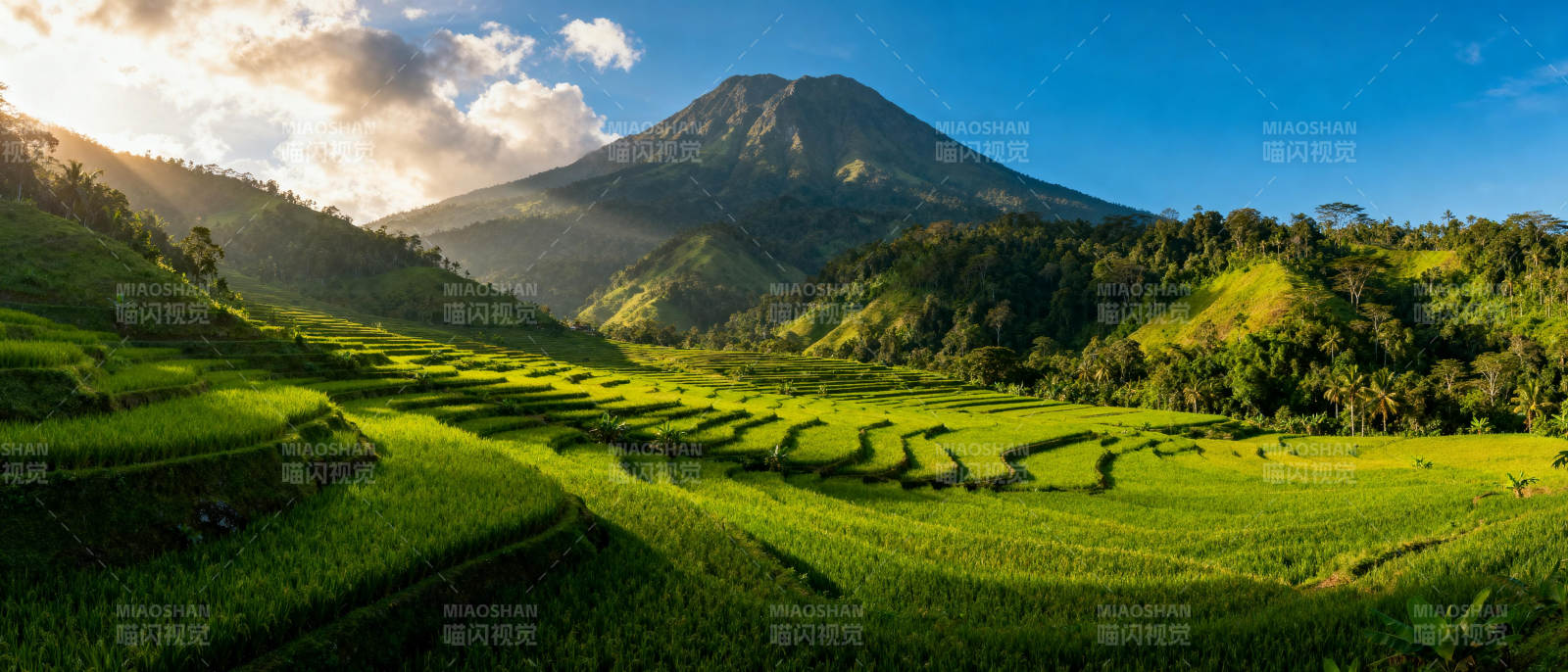 梯田与火山美景图片