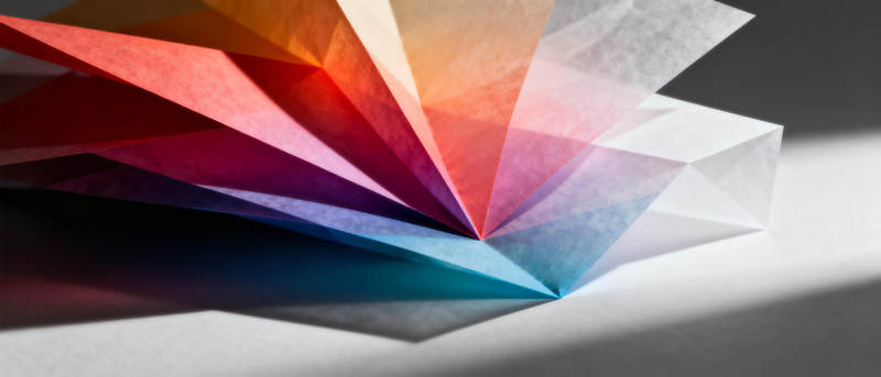 彩纸折扇光影图片