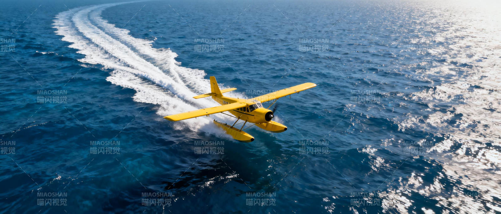 黄色飞机掠海飞行图片