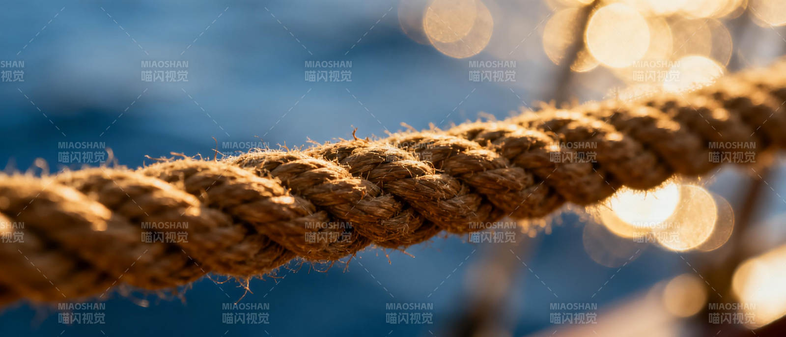 绳索与海光图片