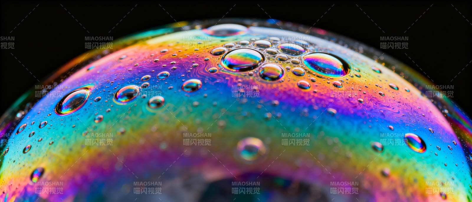 彩虹泡泡特写图片