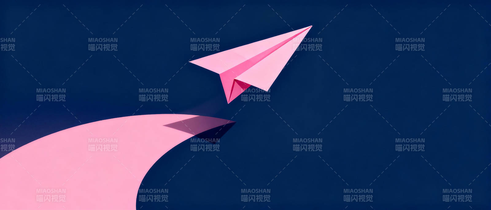 纸飞机翱翔夜空图片