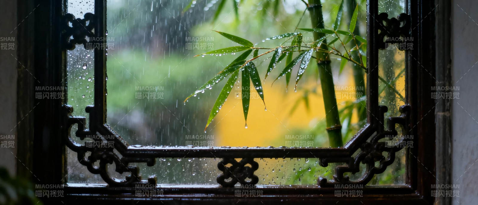 雨中竹影窗前图片