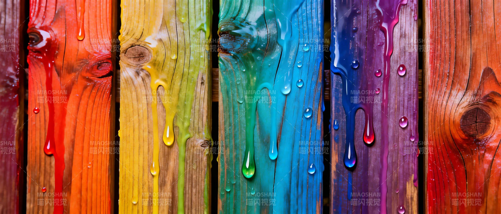 彩虹木板滴水图片