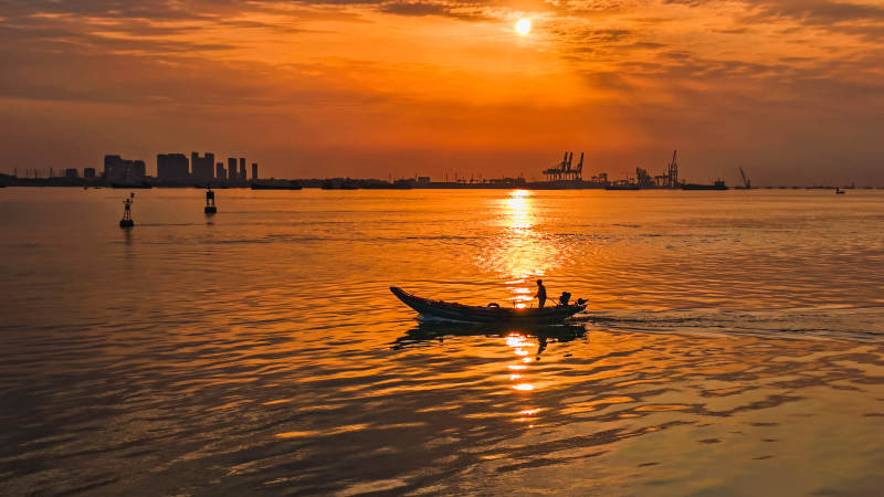 朝阳映渔舟（厦门）图片