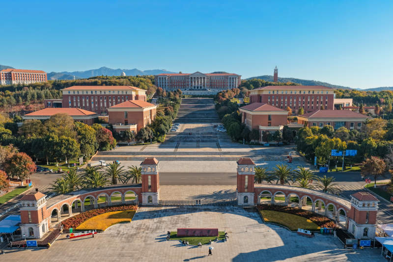 校园风光 红砖建筑图片