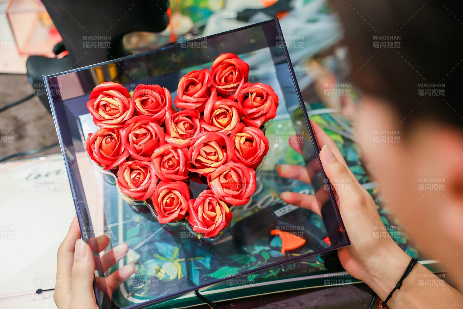 心形玫瑰礼盒图片