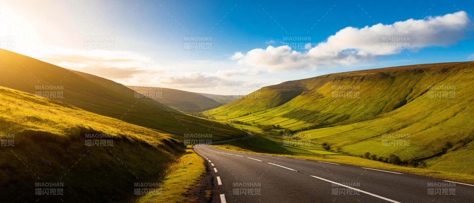 绿野公路晨光图片
