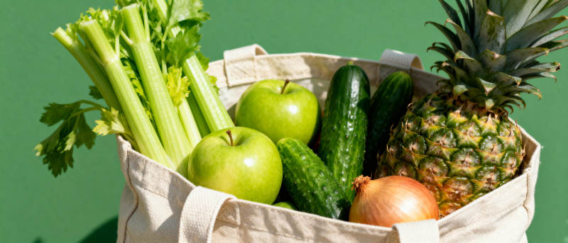 新鲜蔬果装满袋图片