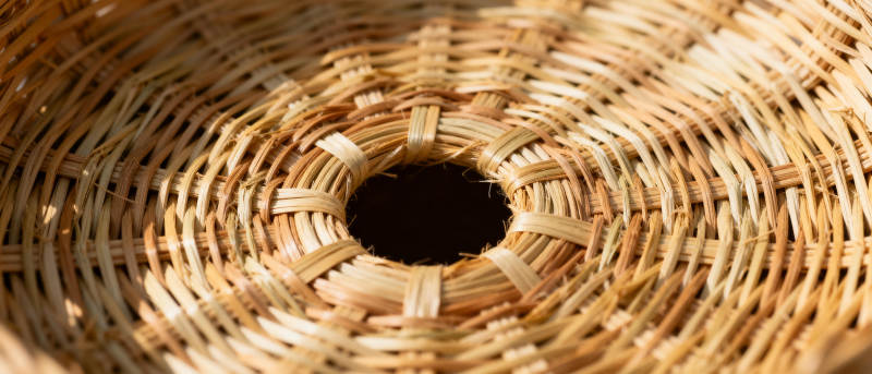 竹编篮底特写图片