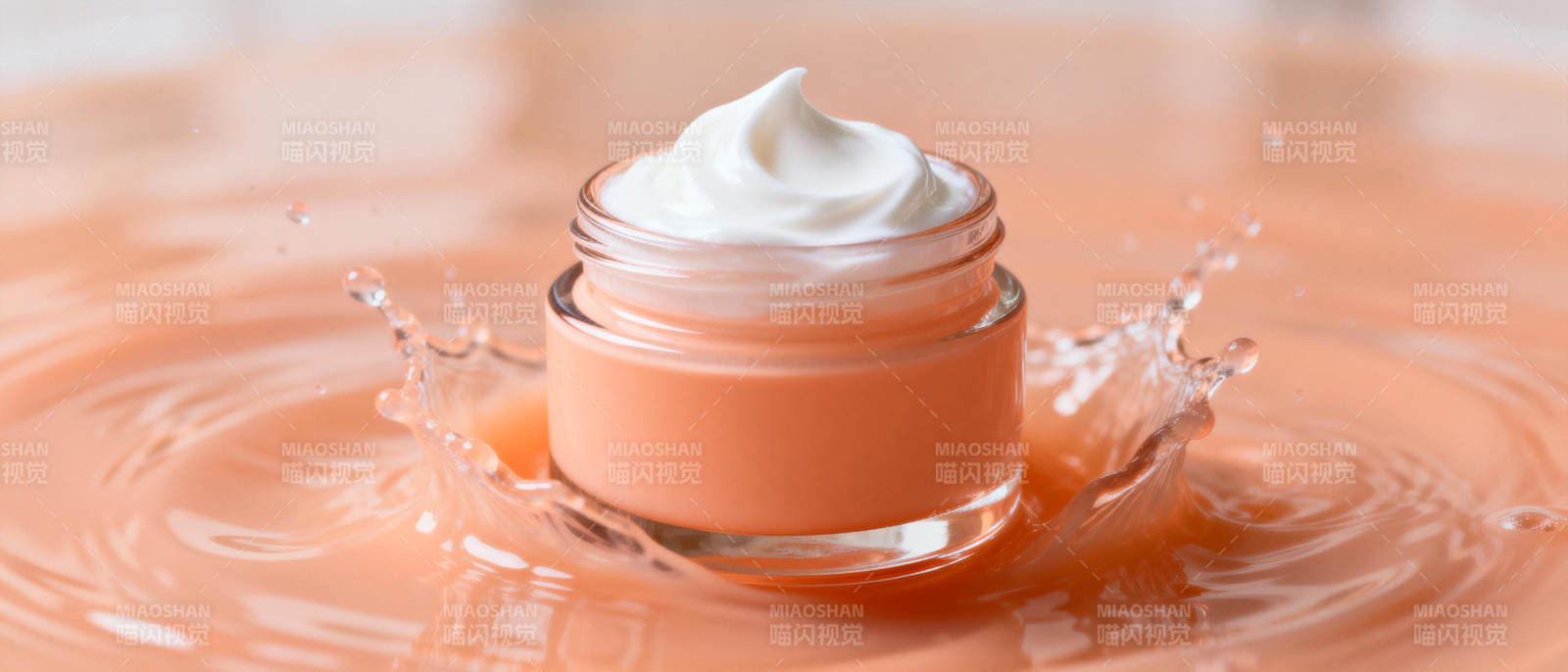 奶油霜水花绽放图片