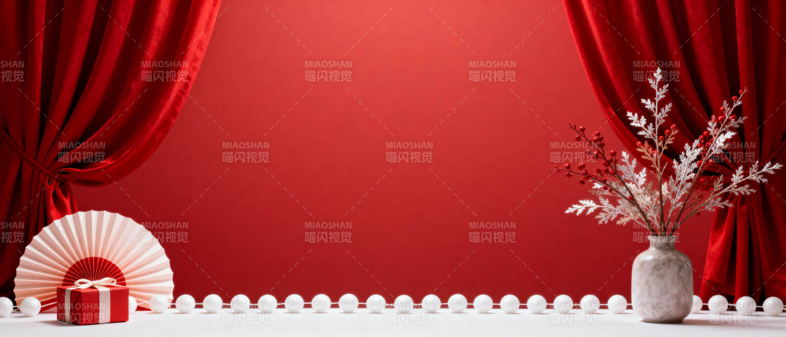 红幕白花迎新春图片