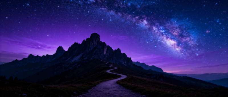 星河映山夜景图片