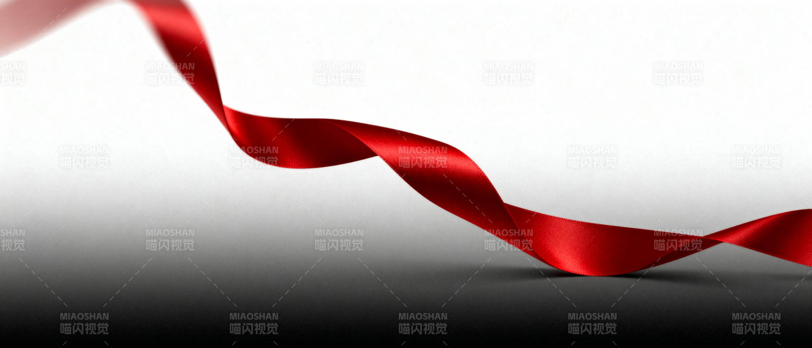红色丝带飘逸图片