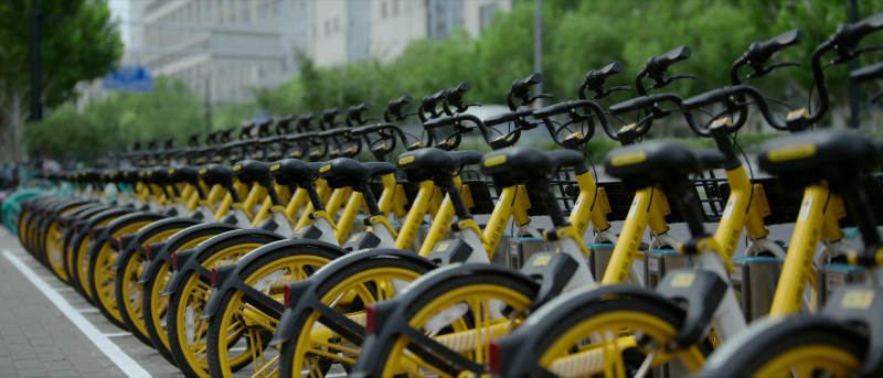 共享单车整齐排列图片