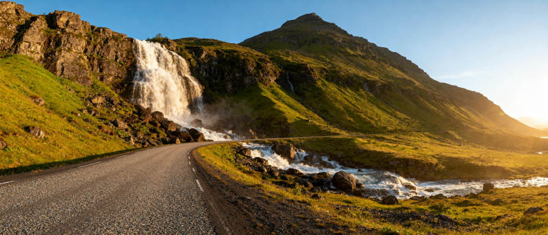 山间瀑布公路美景图片