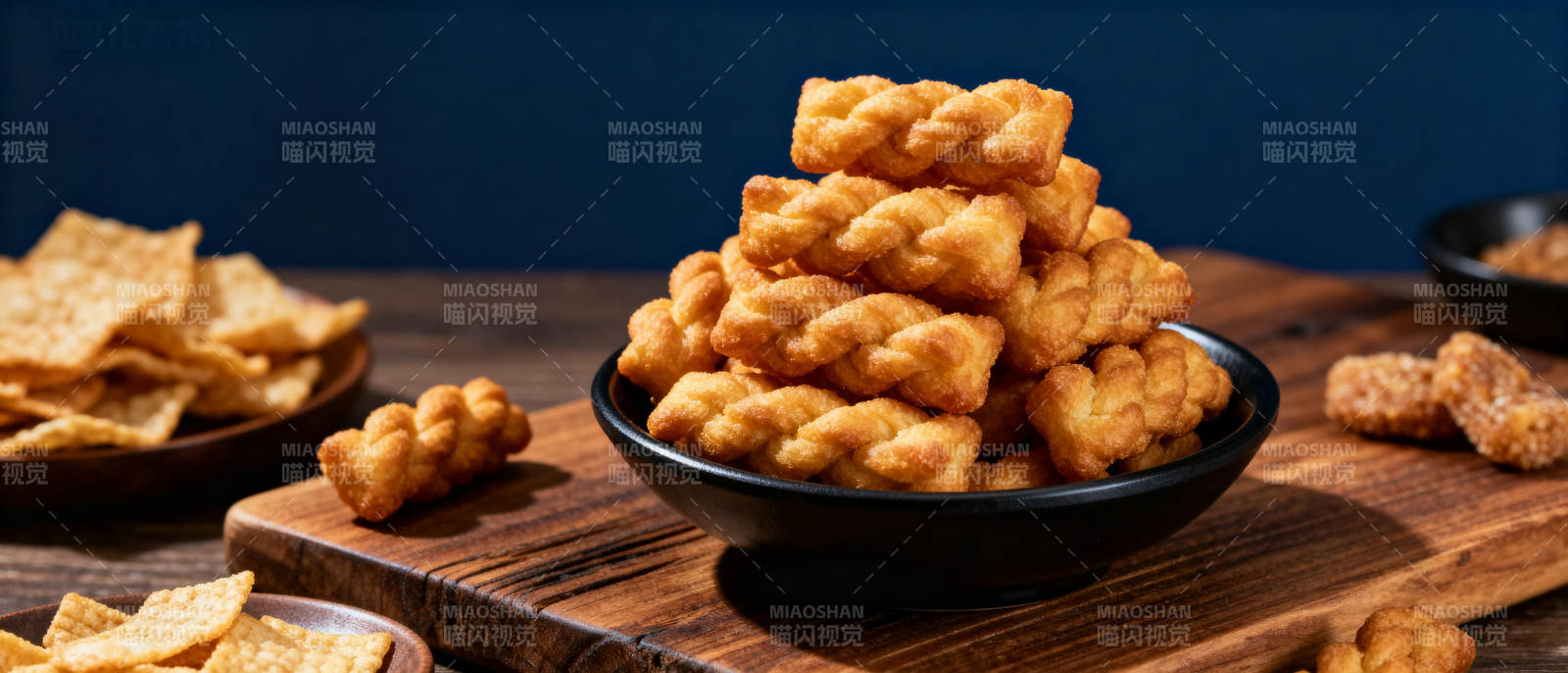 金黄酥脆扭纹薯条图片