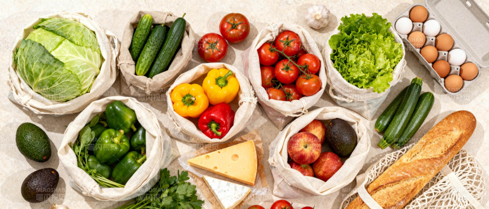 新鲜蔬果与面包图片