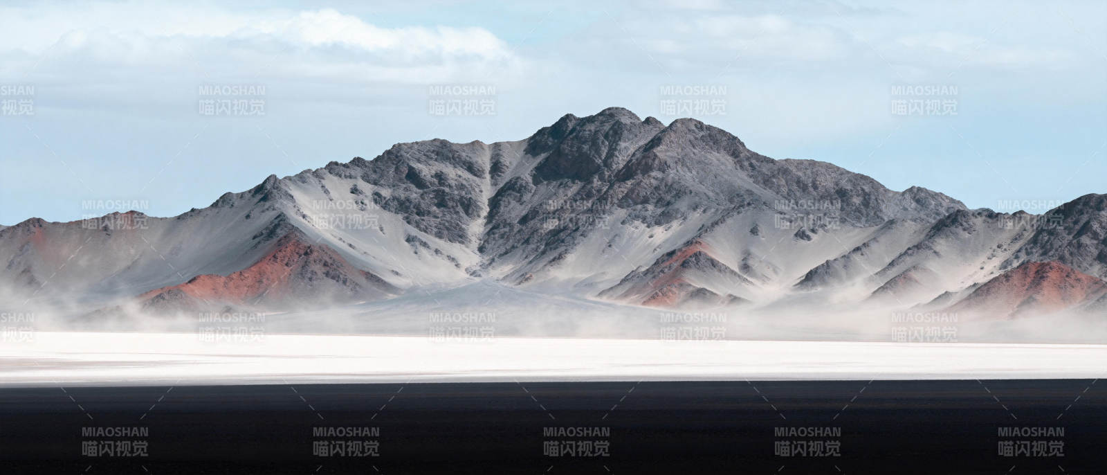 雪山雾海奇景图片