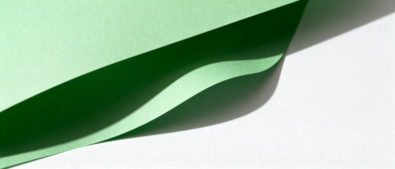 绿纸折影图片