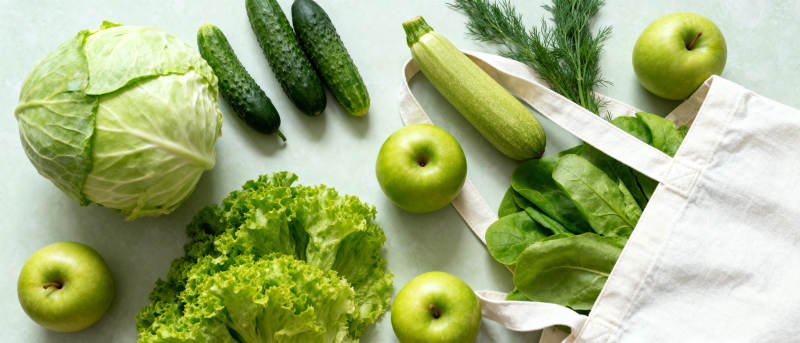 新鲜蔬果满载袋图片