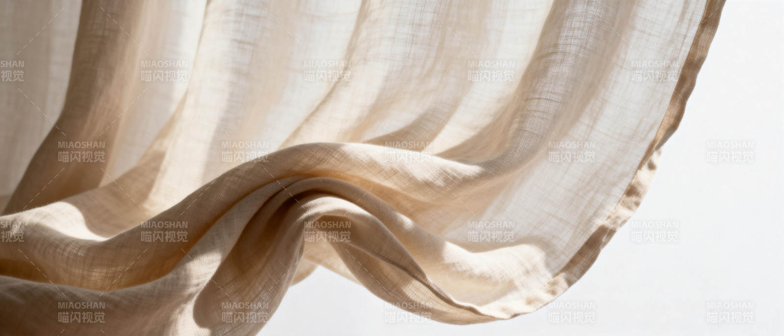 轻盈垂坠的亚麻布图片