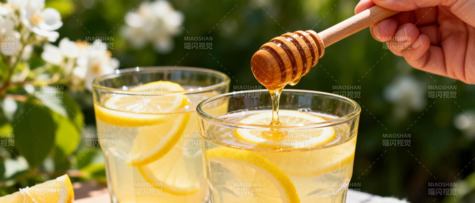 柠檬蜂蜜水图片
