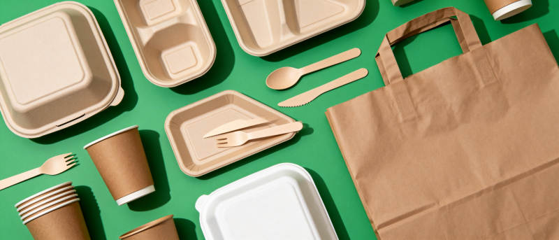 环保餐具与购物袋图片