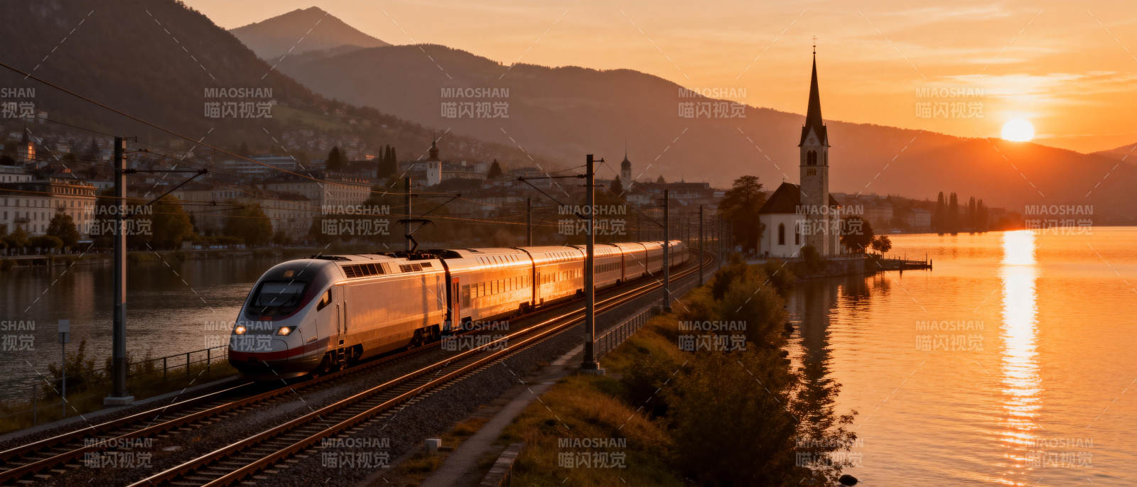湖畔夕照列车行图片