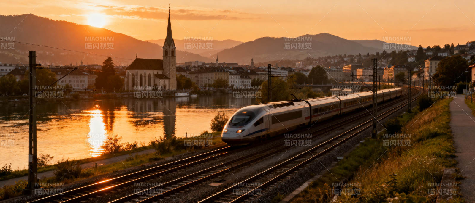夕阳下的高铁之旅图片