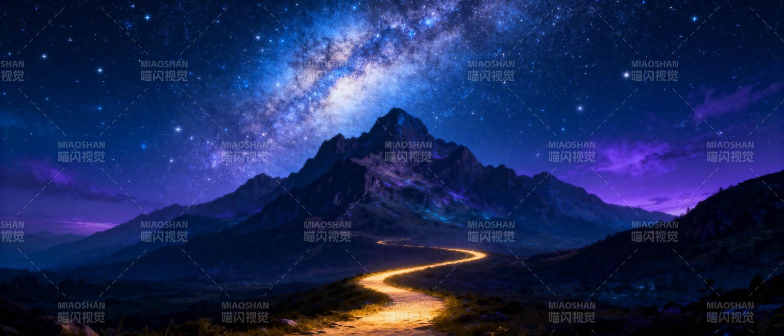 星河下的山间小路图片