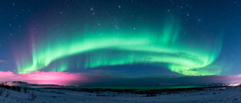 极光璀璨夜空图片