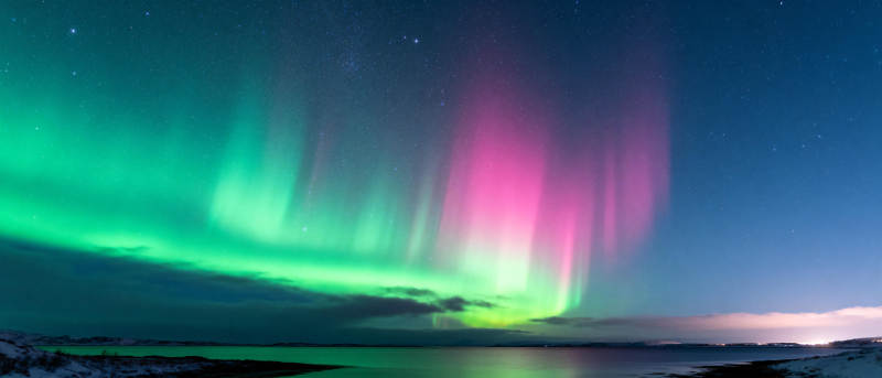极光绚丽夜空图片