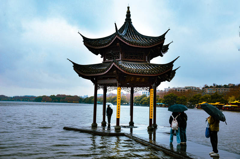 西湖集贤亭图片