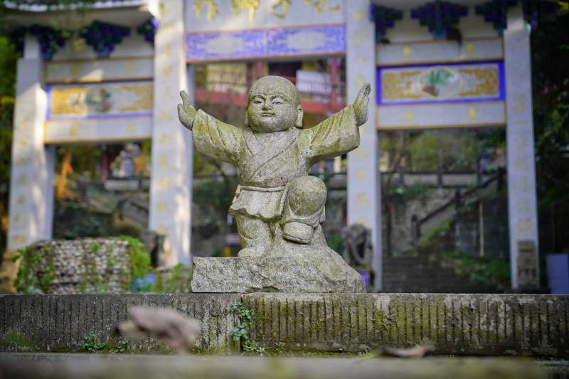 般若寺石像迎客图片