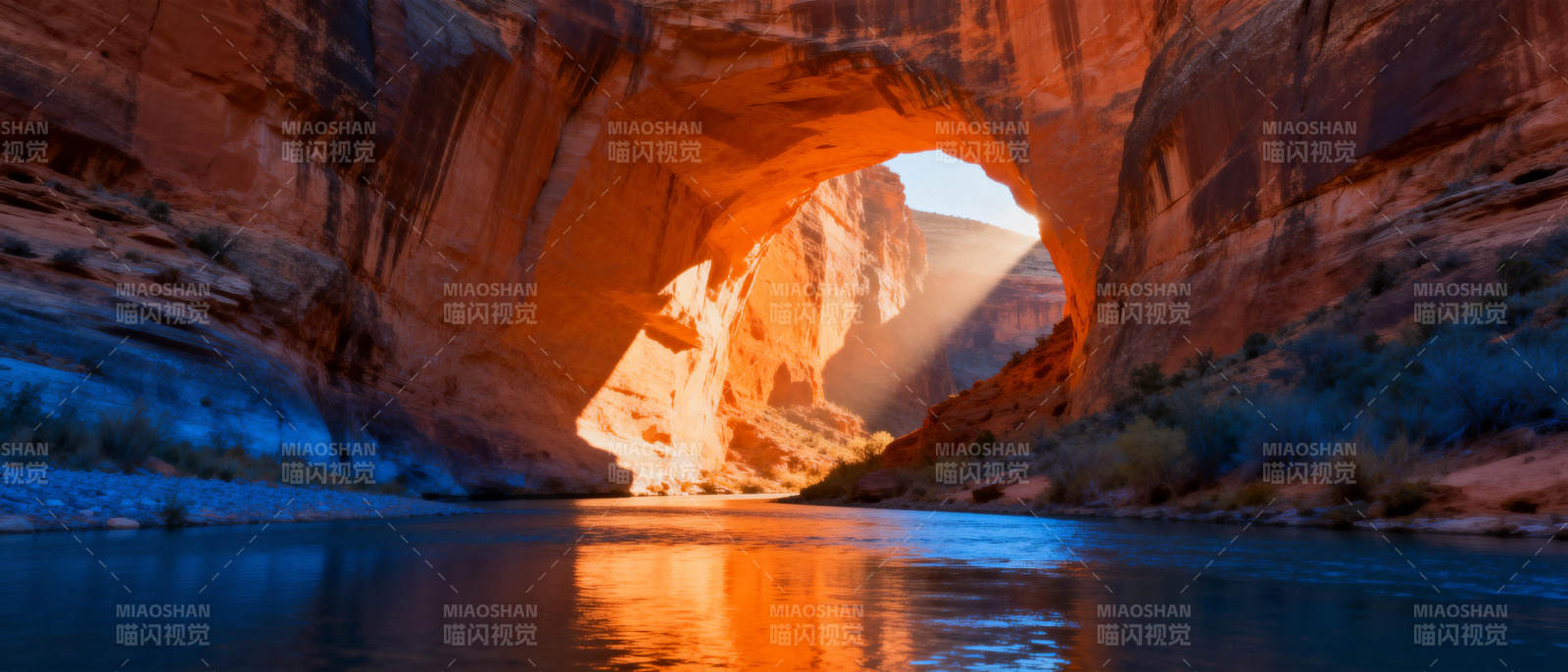 峡谷光影奇景图片