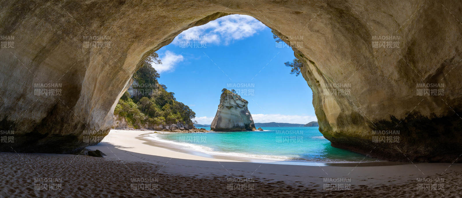 洞中碧海蓝天图片