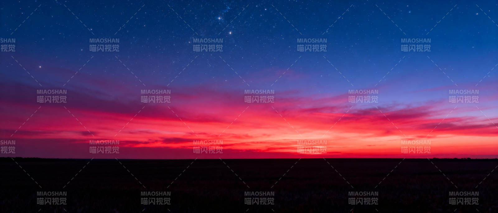 星夜红霞映天际图片