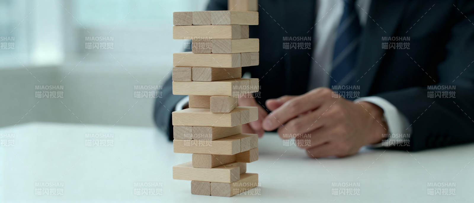 稳中求进 步步为营图片