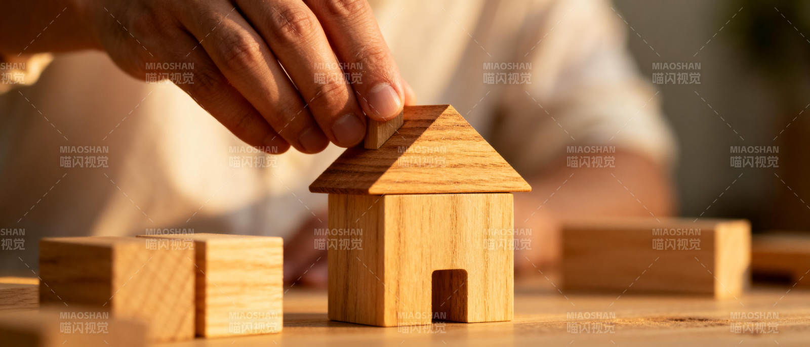 搭建梦想小屋图片